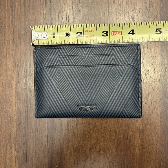 TUMI Nassau Slim Card Case Navy/Black Leather - Picture 9 of 10